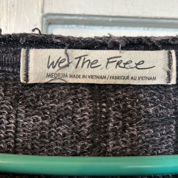 We the Free gray cropped sweater poncho - Size M - Picture 2 of 7